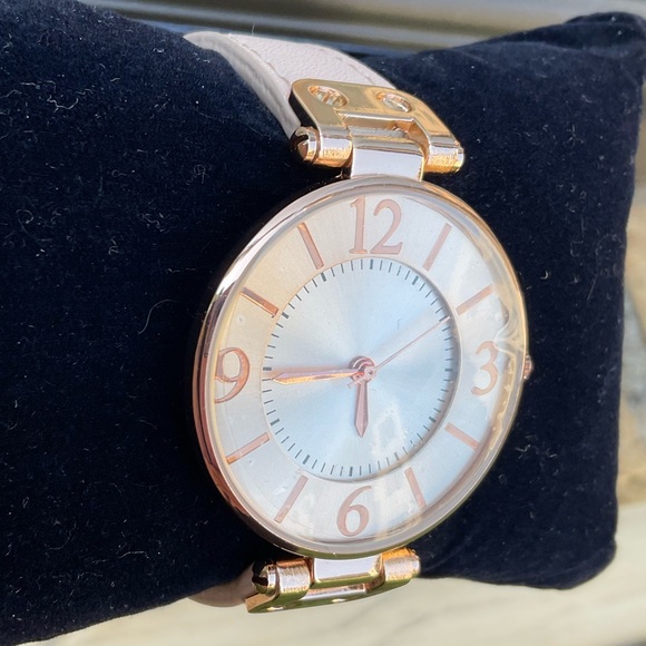 QUARTZ Ladies Rose Gold Tone with Leather Band Classic Analog Watch - Picture 4 of 10